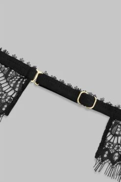 Maison Close Collier En Dentelle - Accroche Cœur 9 Maison Close Collier En Dentelle - Accroche Cœur -Luxe Lingerie Soldes 2560x3840 560352 ghost 1