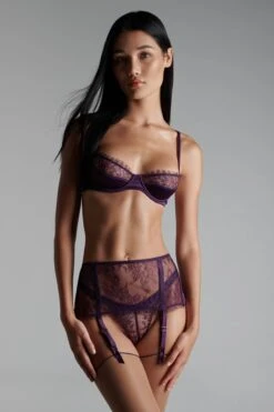 Maison Close Porte-Jarretelles - Villa Satine 12 Maison Close Porte-Jarretelles - Villa Satine -Luxe Lingerie Soldes 561116 villa satine violet dounia 0384
