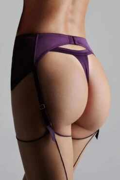 Maison Close Porte-Jarretelles - Villa Satine 13 Maison Close Porte-Jarretelles - Villa Satine -Luxe Lingerie Soldes 561116 villa satine violet dounia 0408