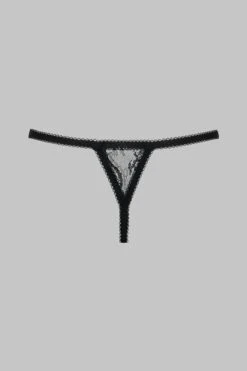 Maison Close String Ouvrable - Inspiration Divine 11 Maison Close String Ouvrable - Inspiration Divine -Luxe Lingerie Soldes 608379 ghost 2 2560x3840 1