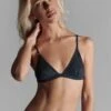Maison Close Soutien-gorge Triangle - La Femme Amazone 2 Maison Close Soutien-gorge Triangle - La Femme Amazone -Luxe Lingerie Soldes 608871 la femme amazone gris 0158 1