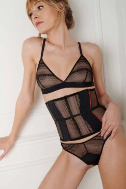 Maison Close Serre-taille Avec Porte-jarretelles Et Harnais - Sacré Cœur