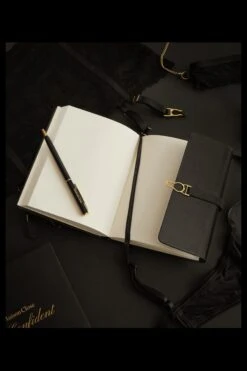 Maison Close Carnet - Le Confident